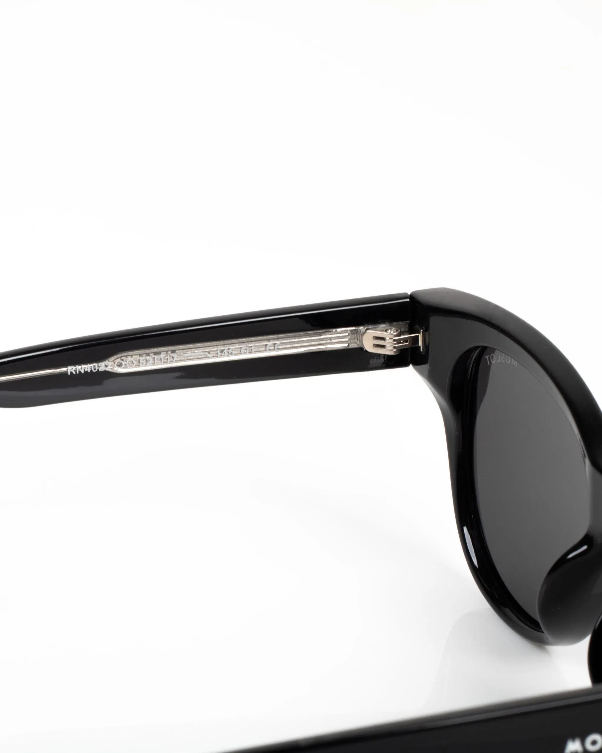 عینک آفتابی اورجینال موسکات مشکی مدل MOSCOT 4022 4 عینک آفتابی اورجینال موسکات مشکی مدل MOSCOT 4022 - Image 4