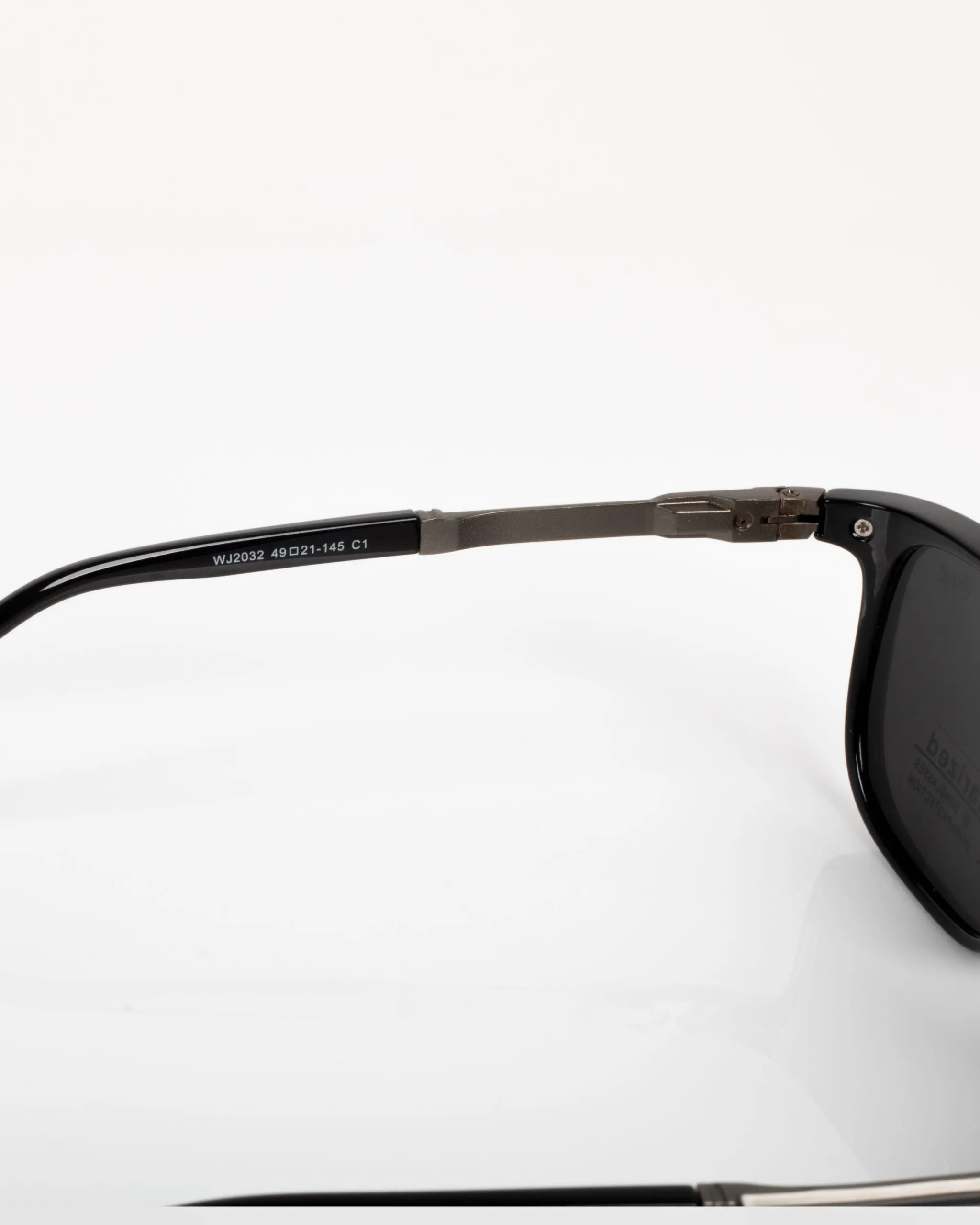 عینک آفتابی پرسول مشکی مدل 2032 _ persol 6 عینک آفتابی پرسول مشکی مدل 2032 _ persol
